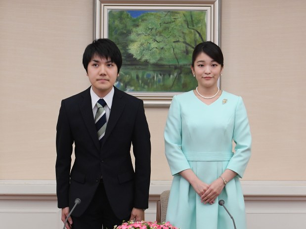 学生彼氏と社会人彼女カップル