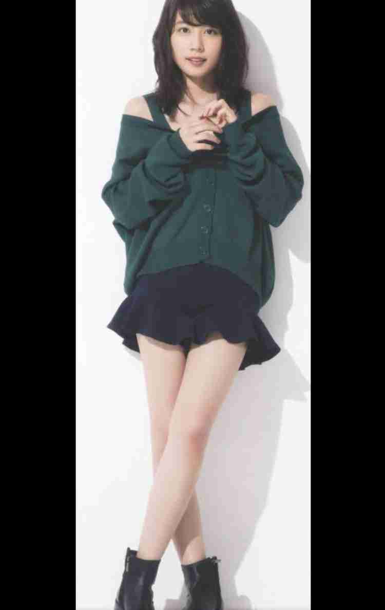骨格タイプに合った服を着ている芸能人の画像ください