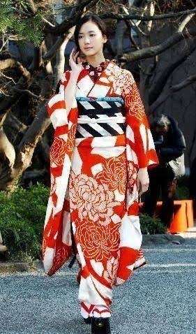 骨格タイプに合った服を着ている芸能人の画像ください
