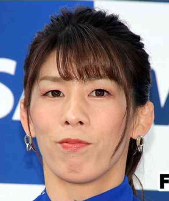 おでこが狭くて目の位置が高い人！