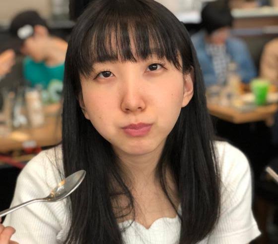 おでこが狭くて目の位置が高い人！
