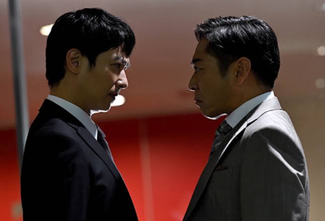 ドラマ・映画の見つめあう2人の画像