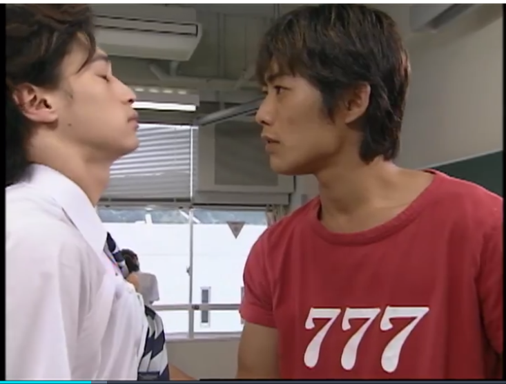 ドラマ・映画の見つめあう2人の画像