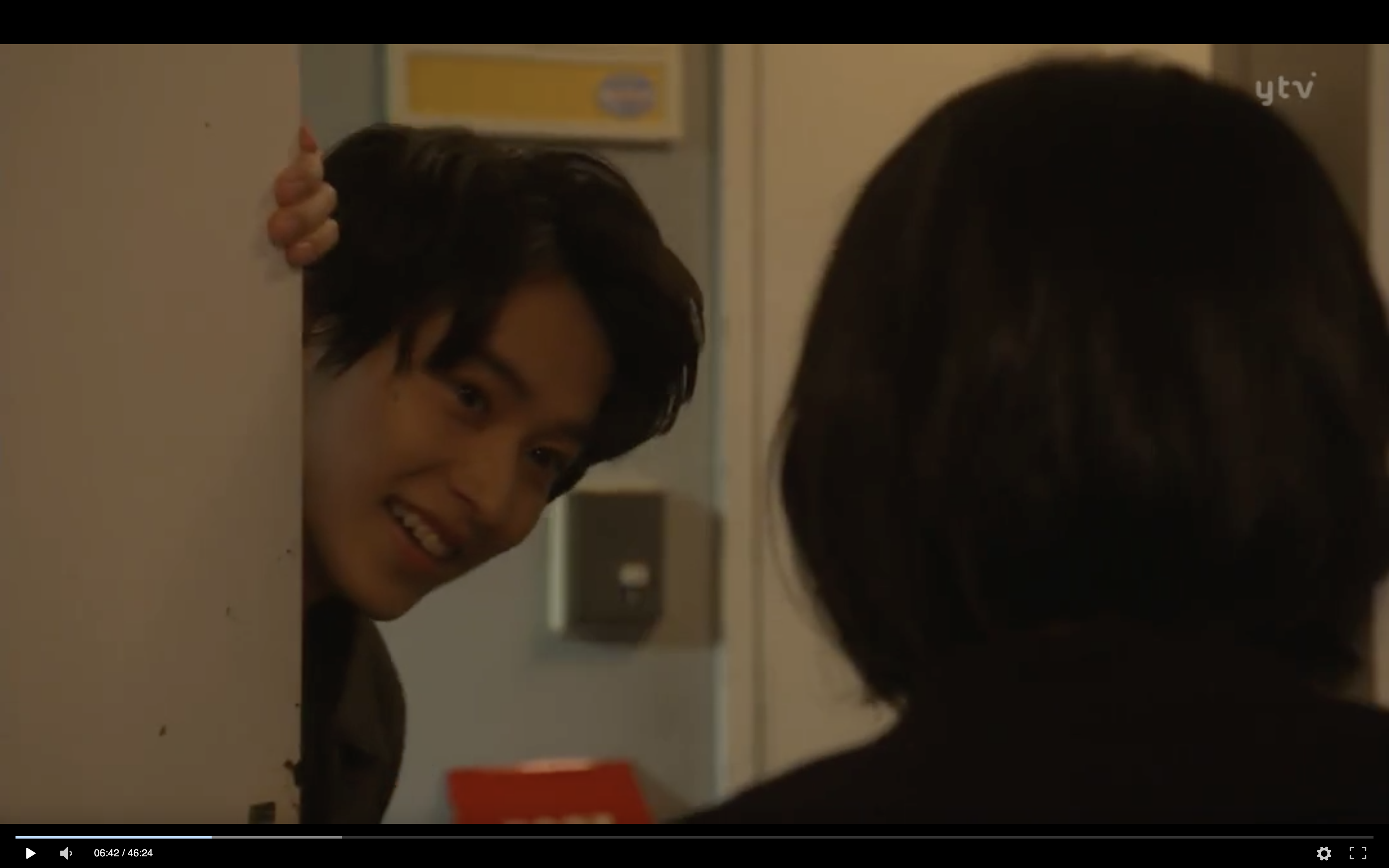 ドラマ・映画の見つめあう2人の画像