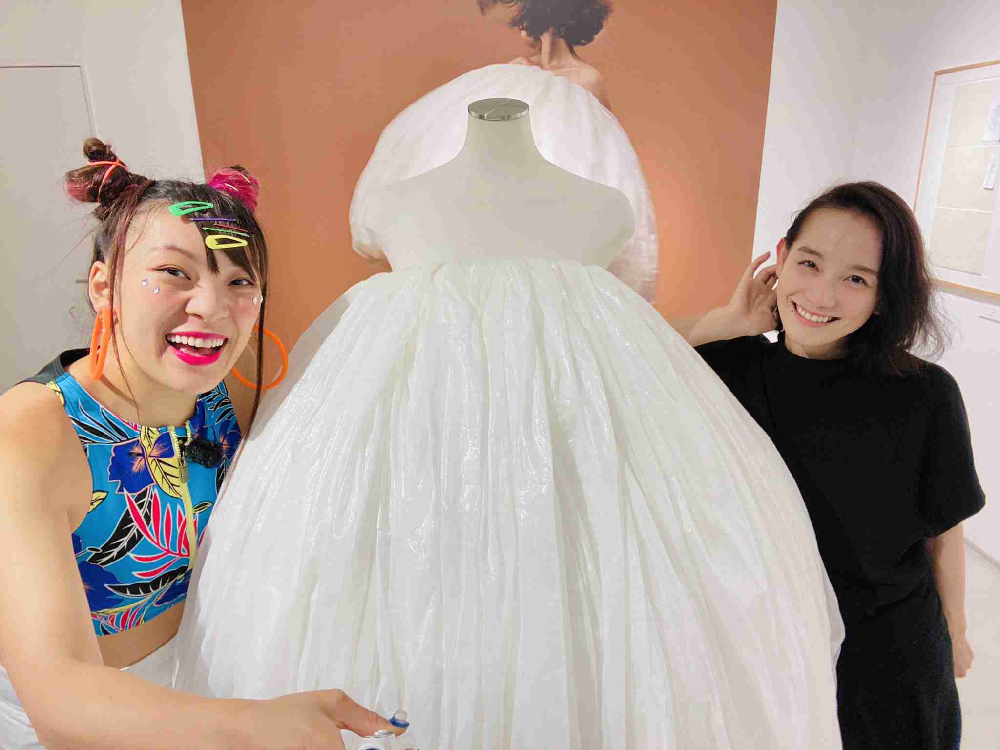 篠原ともえ、「あさイチ」での最新ショットに驚きの声「しっとり美しい女性に」「別人のよう」