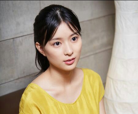 女優のポニーテール、ひとつ結び