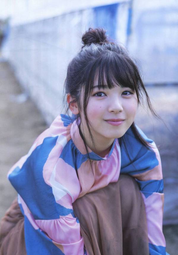 女優のポニーテール、ひとつ結び