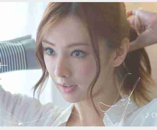 女優のポニーテール、ひとつ結び