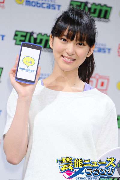 女優のポニーテール、ひとつ結び