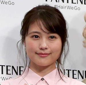 女優のポニーテール、ひとつ結び