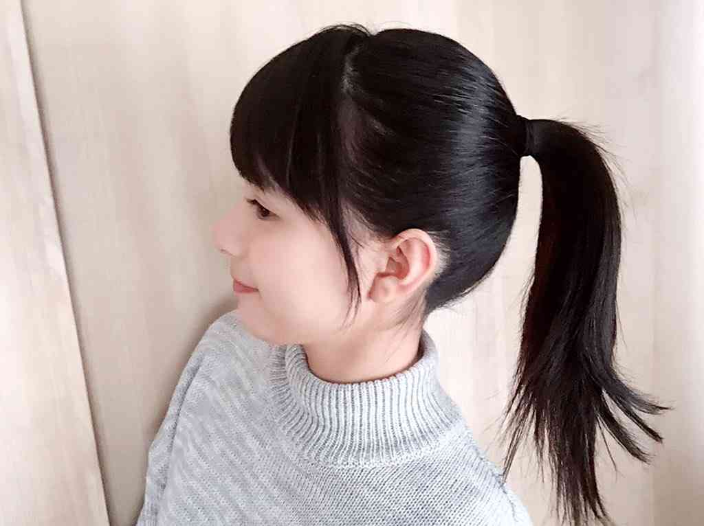 女優のポニーテール、ひとつ結び