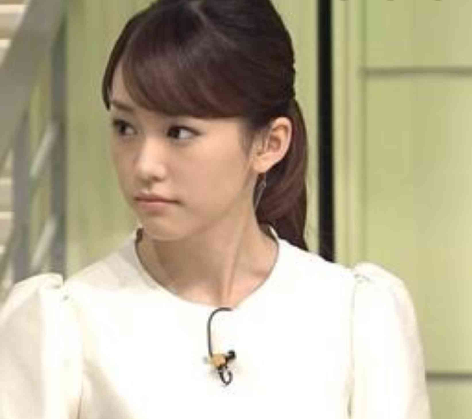 女優のポニーテール、ひとつ結び