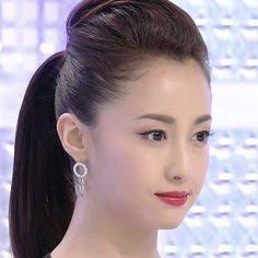 女優のポニーテール、ひとつ結び