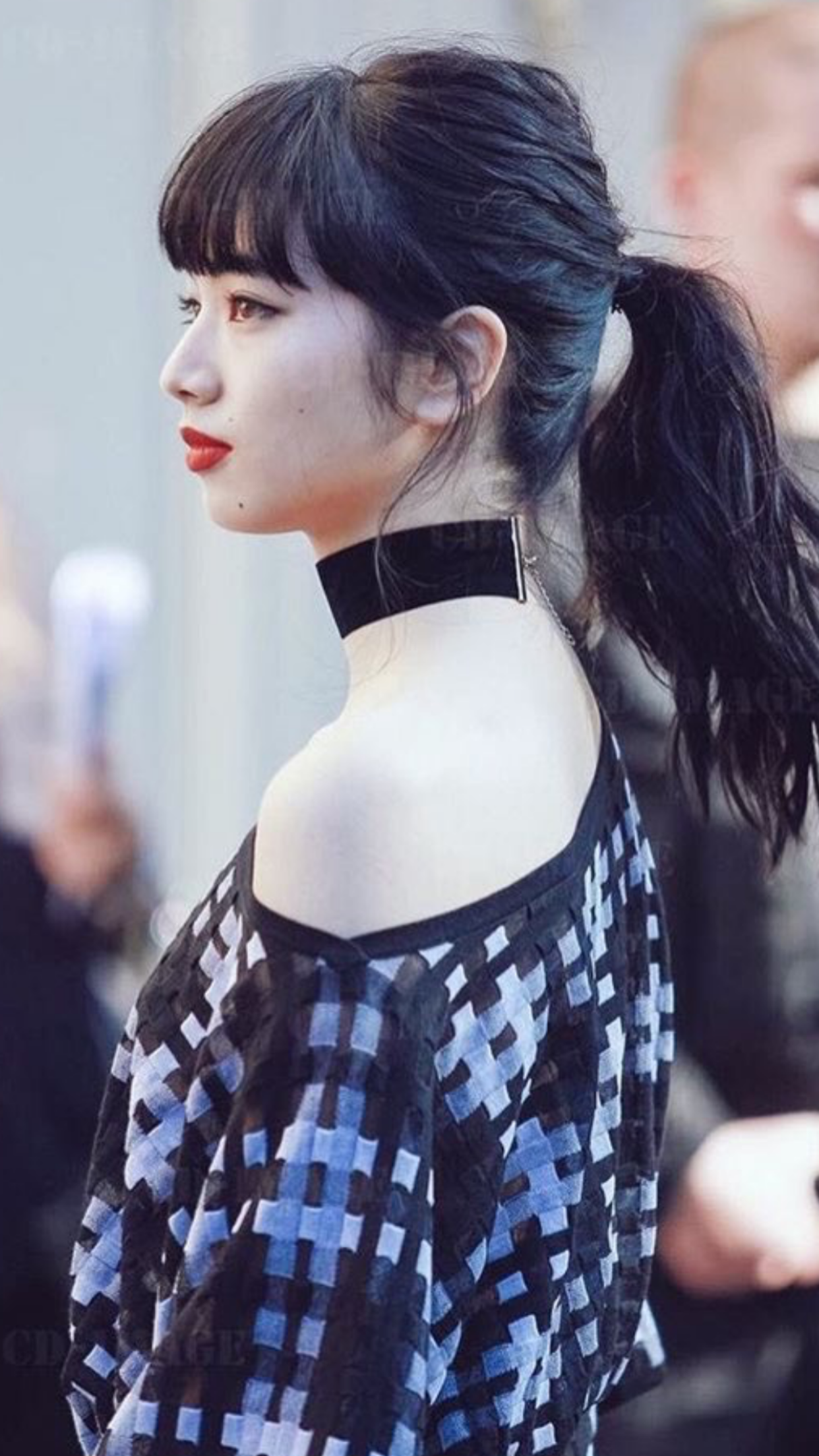 女優のポニーテール、ひとつ結び