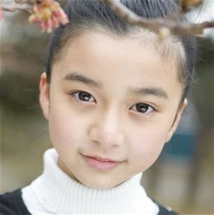 女優のポニーテール、ひとつ結び