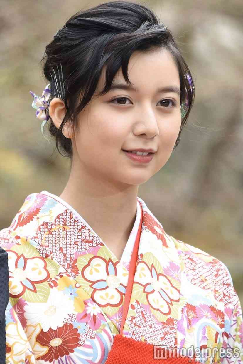 女優のポニーテール、ひとつ結び