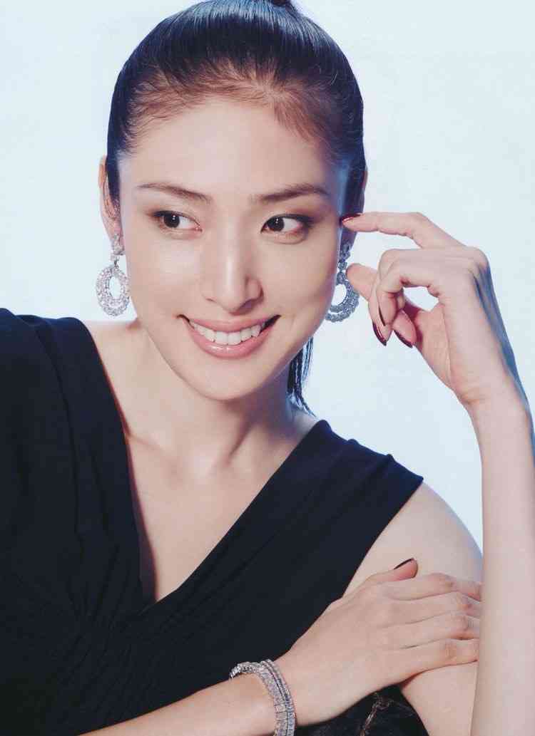 女優のポニーテール、ひとつ結び