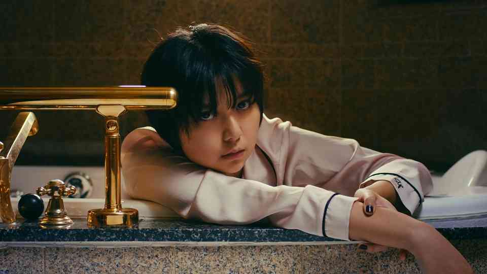 上白石萌歌、音楽活動の名義「adieu」としてスピッツのヒット曲「楓」をリアレンジカバー