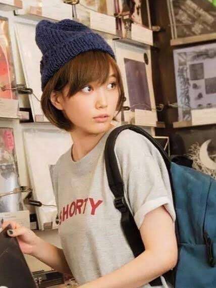本田翼、話題の“地雷メイク”披露 ハンサム風にアレンジ