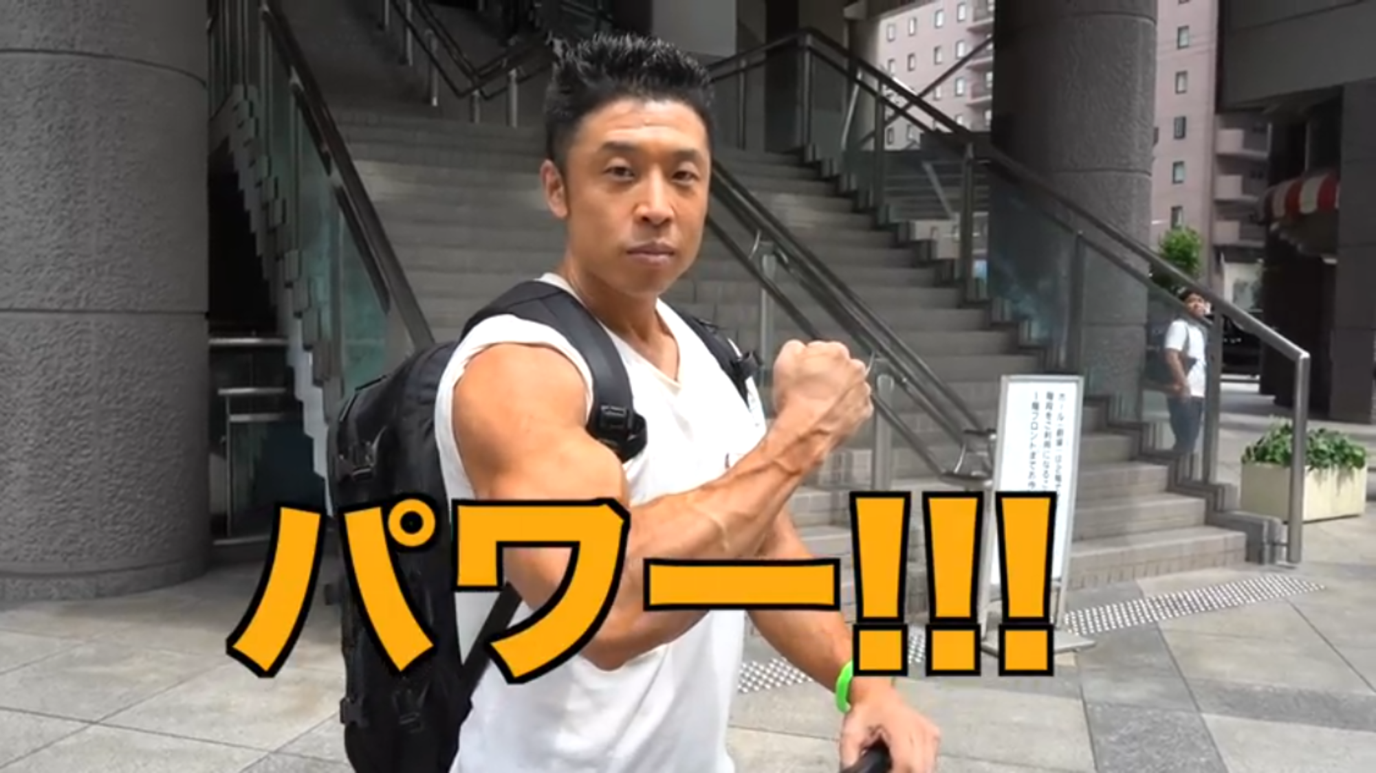 15万いいね！を集めた“中二病全開”な「マッチョ専用フリー素材」、使えない写真素材が支持されるワケ