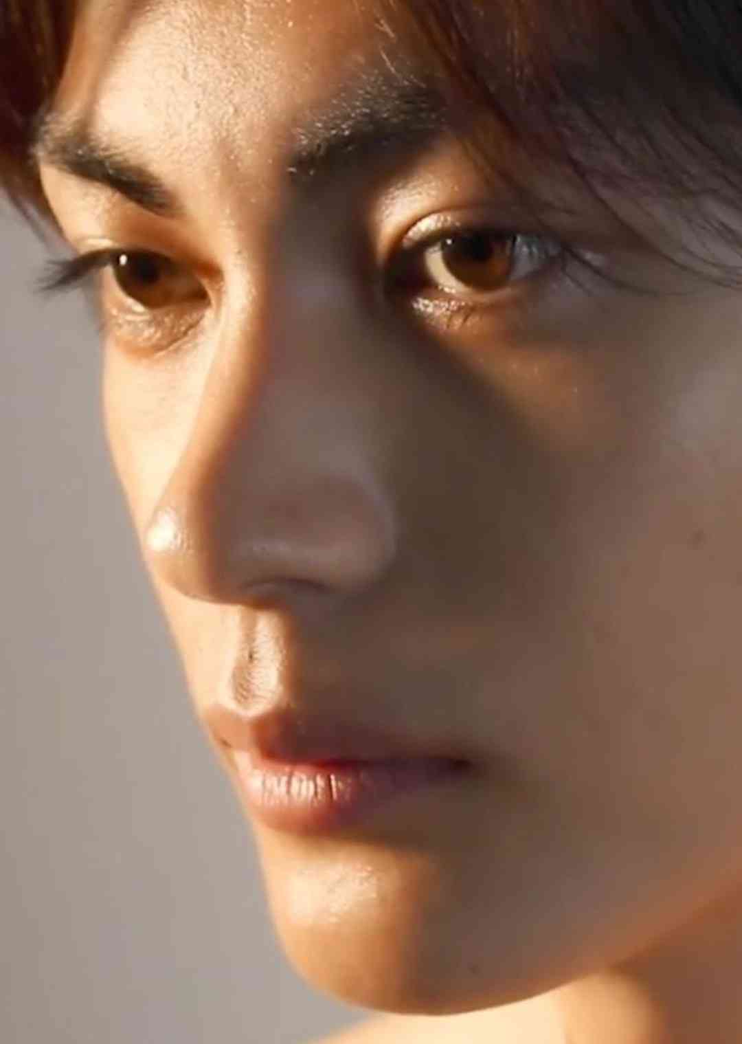 一重・奥二重・二重の芸能人をランダムに貼っていくトピ