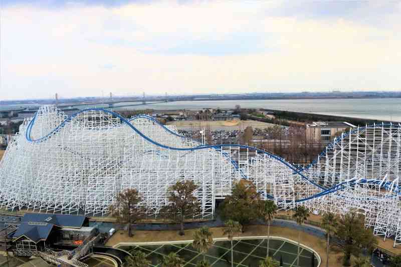 遊園地のアトラクションの情報交換