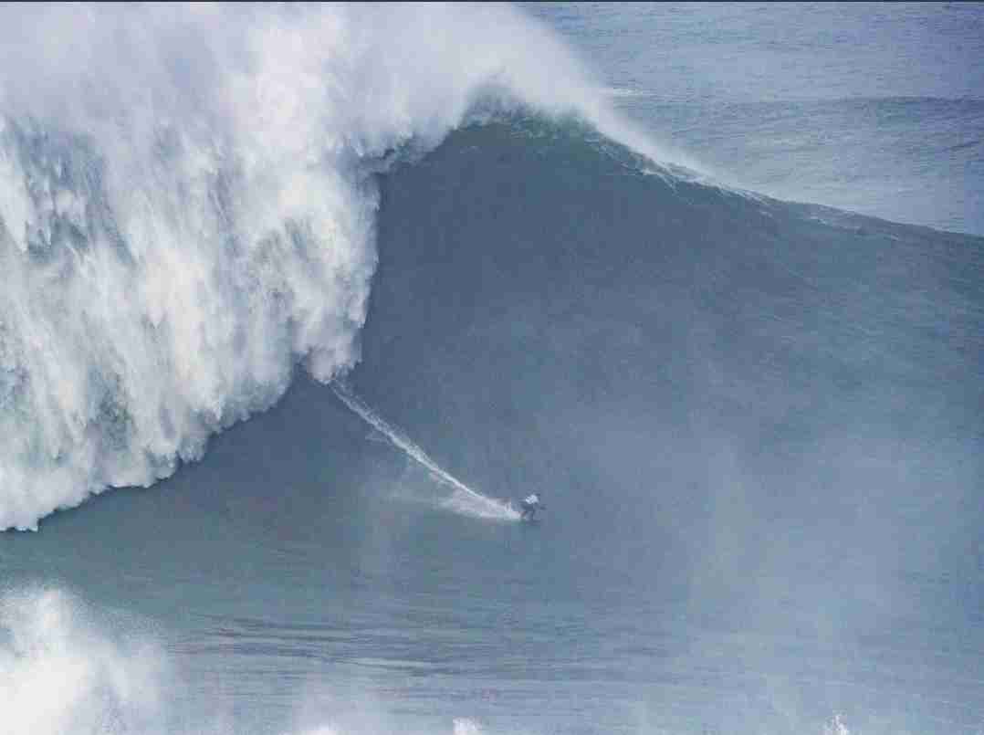 ブラジルのサーファー、22.4ｍの大波乗り切る　ギネスが史上最大と認定