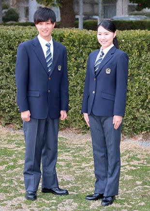 標準制服に男女ともスラックス導入へ　ジェンダーレス進展で姫路市立山陽中