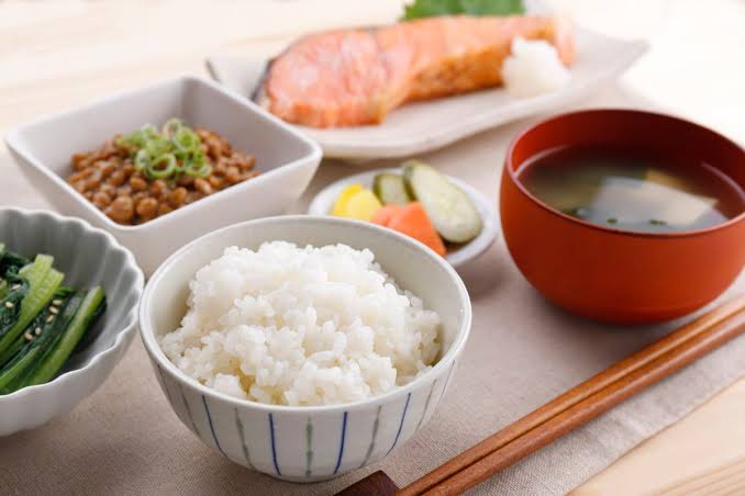 欧州で論文報告 日本食を食べる頻度が多い人は長生きする