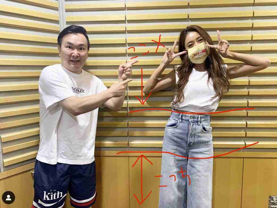 みちょぱ、かまいたち・山内との2Sで抜群のスタイル証明「腰の高さすごい」「脚の長さが…」