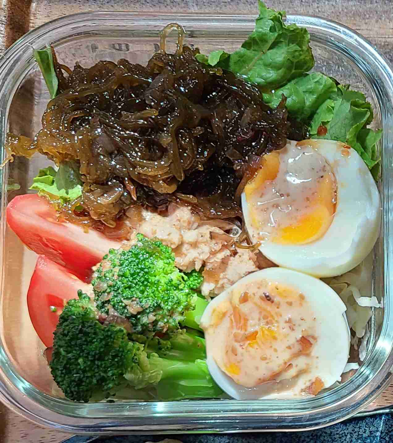 サラダ用ドレッシングは冷蔵庫に何種類？