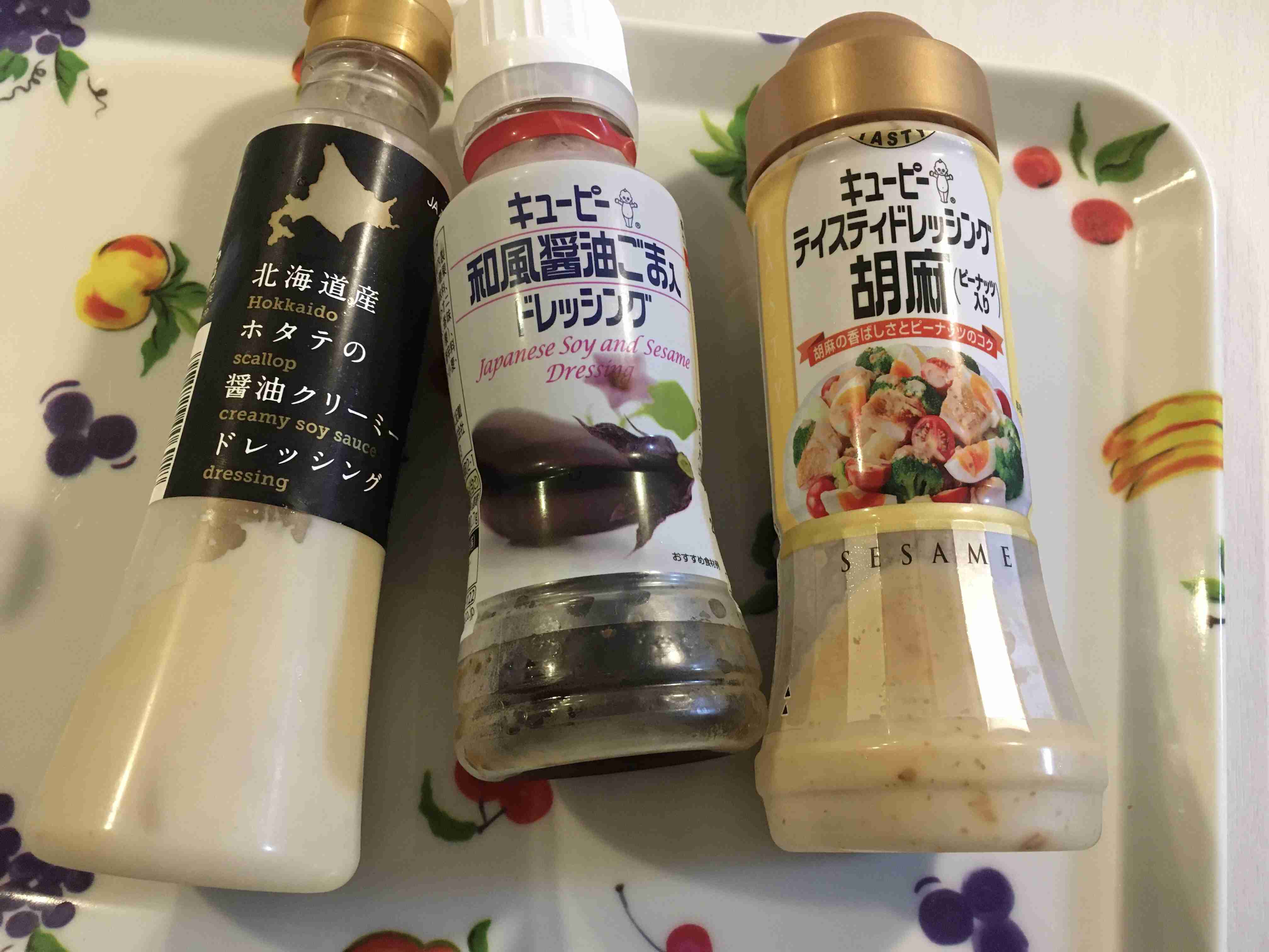 サラダ用ドレッシングは冷蔵庫に何種類？