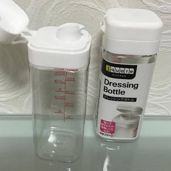 サラダ用ドレッシングは冷蔵庫に何種類？
