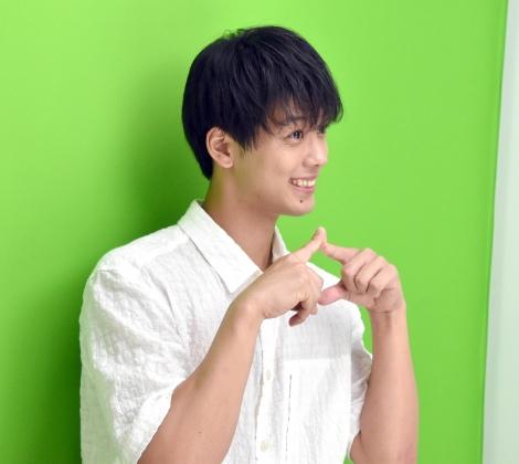 なんだかよくわからんポーズを撮ってるイケメンが見たい