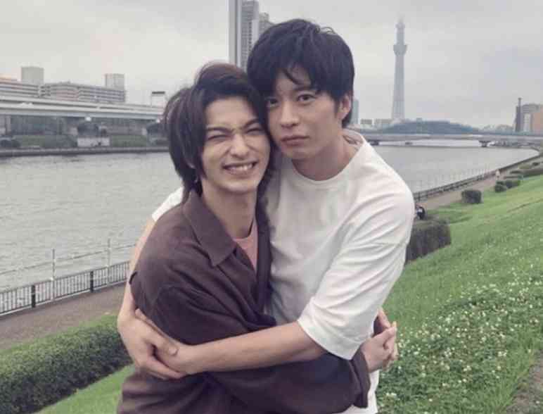 なんだかよくわからんポーズを撮ってるイケメンが見たい