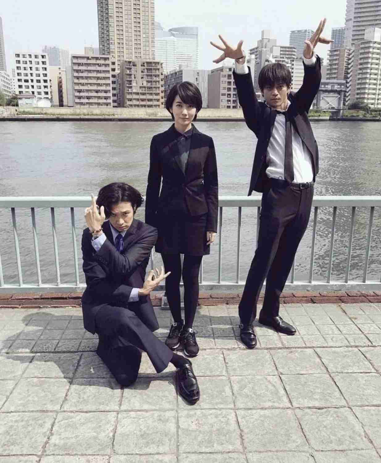 なんだかよくわからんポーズを撮ってるイケメンが見たい