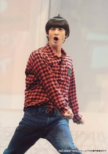 なんだかよくわからんポーズを撮ってるイケメンが見たい