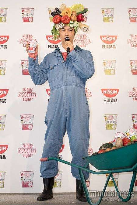 なんだかよくわからんポーズを撮ってるイケメンが見たい