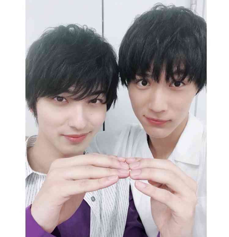 なんだかよくわからんポーズを撮ってるイケメンが見たい