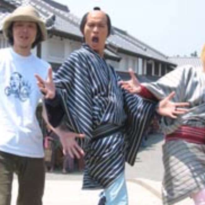 なんだかよくわからんポーズを撮ってるイケメンが見たい