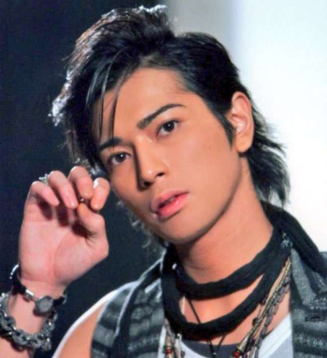 なんだかよくわからんポーズを撮ってるイケメンが見たい