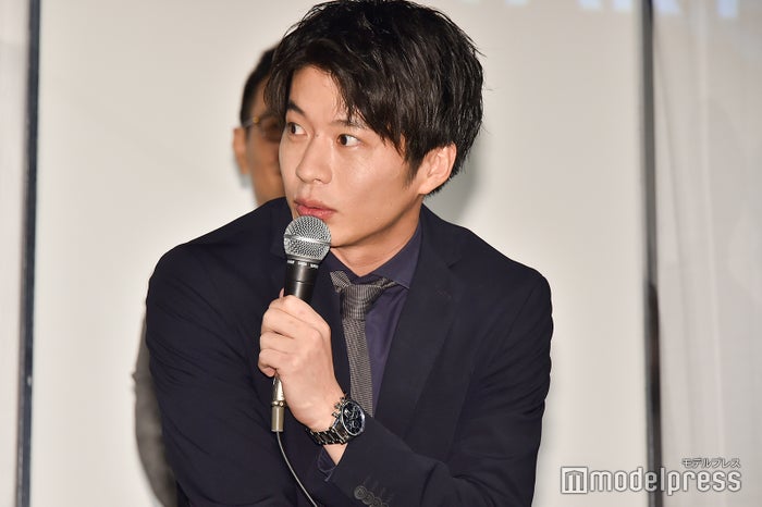 あざとい! 田中圭のフェイスシールド越しの上目遣いにファン歓喜
