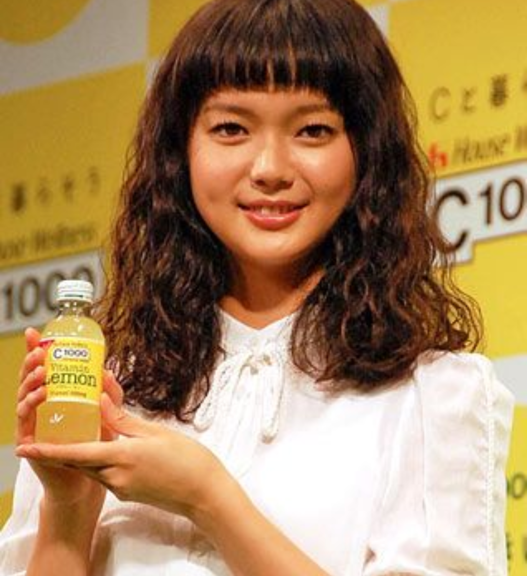 深田恭子、多部未華子、永野芽郁の“UQ三姉妹”で内緒話!? 「UQモバイル」新CM公開