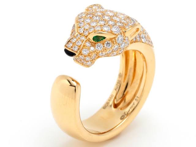 コロナの中、自分へのご褒美にハイブランドの指輪。