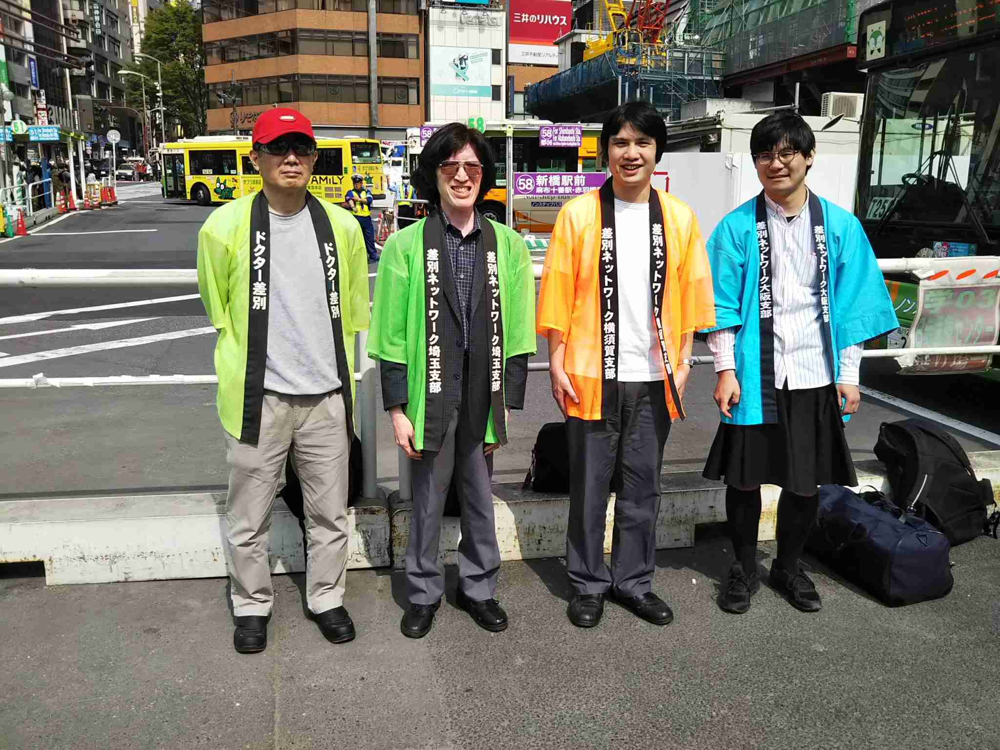 女性専用車両に男性