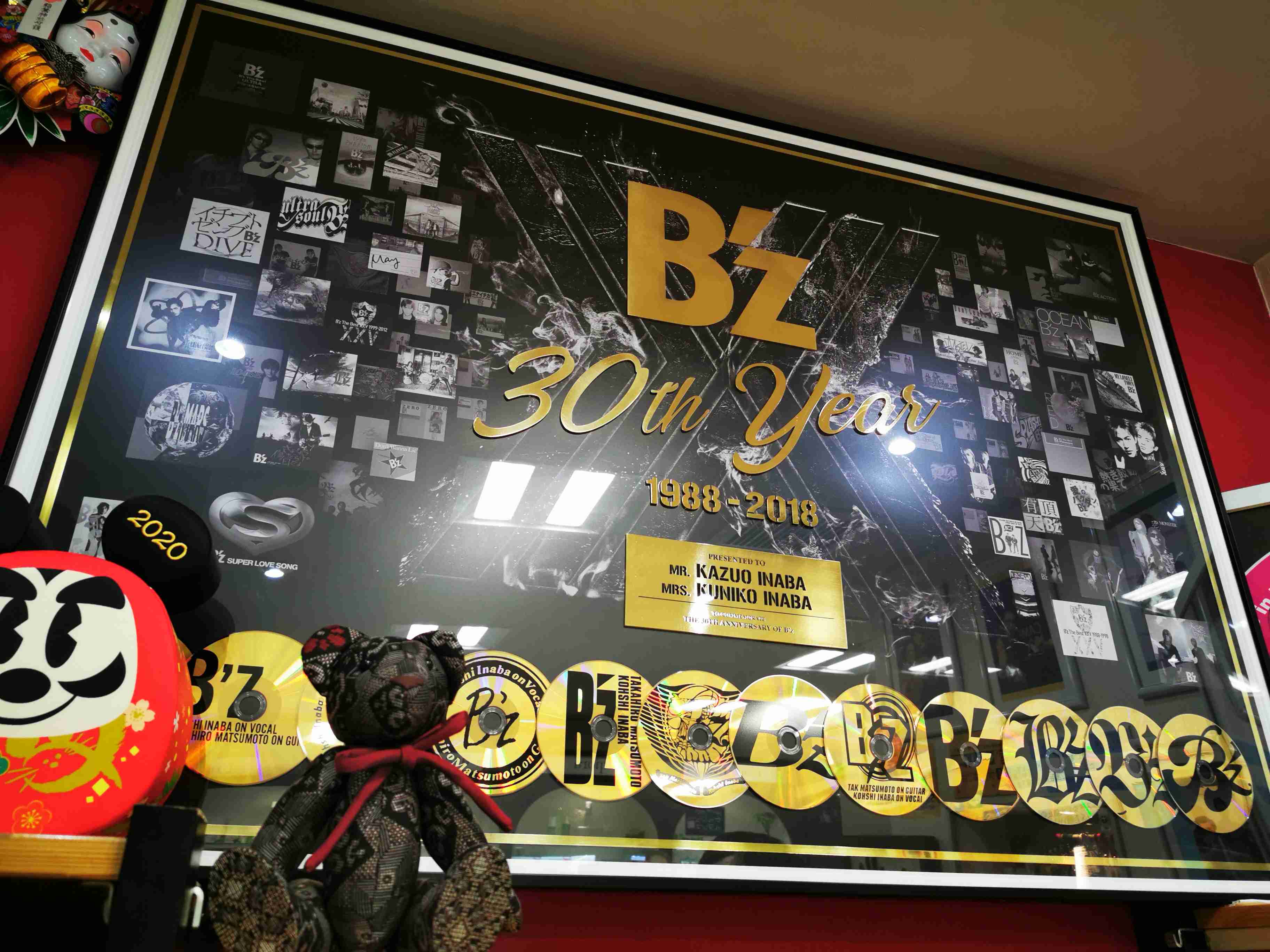 B'z、5週連続無観客配信ライブ 5つの時代に分けて演目・演出総入れ替え
