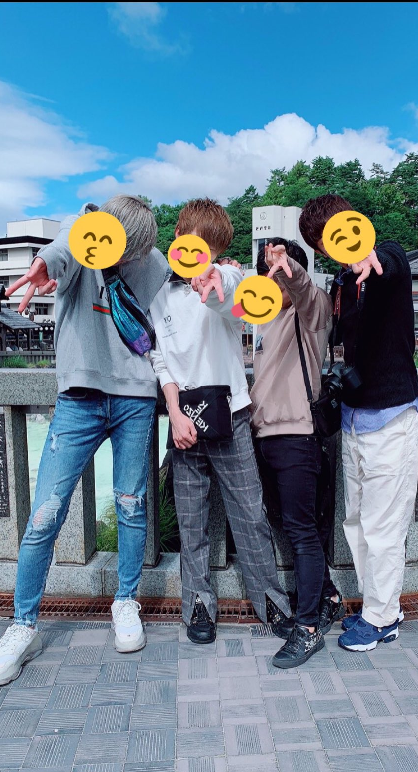 ファッションに白Tシャツ、白スニーカー が欠かせない人!どこのメーカーを使ってますか?