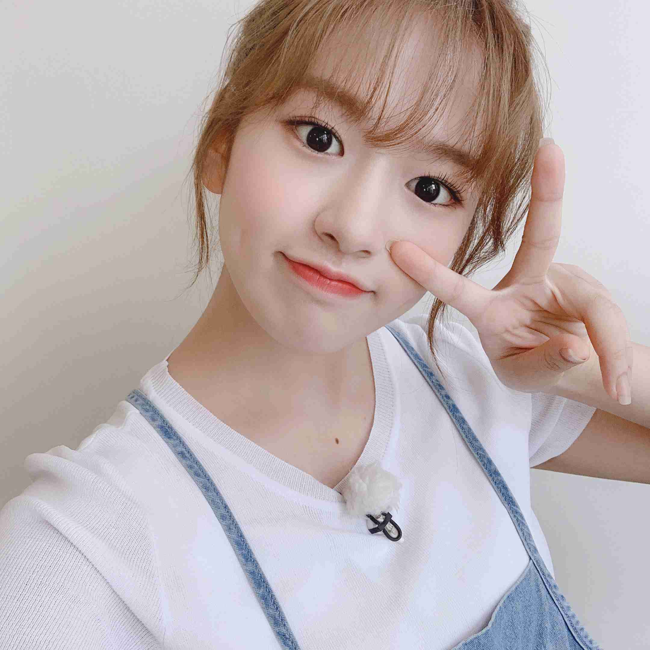 ファッションに白Tシャツ、白スニーカー が欠かせない人!どこのメーカーを使ってますか?