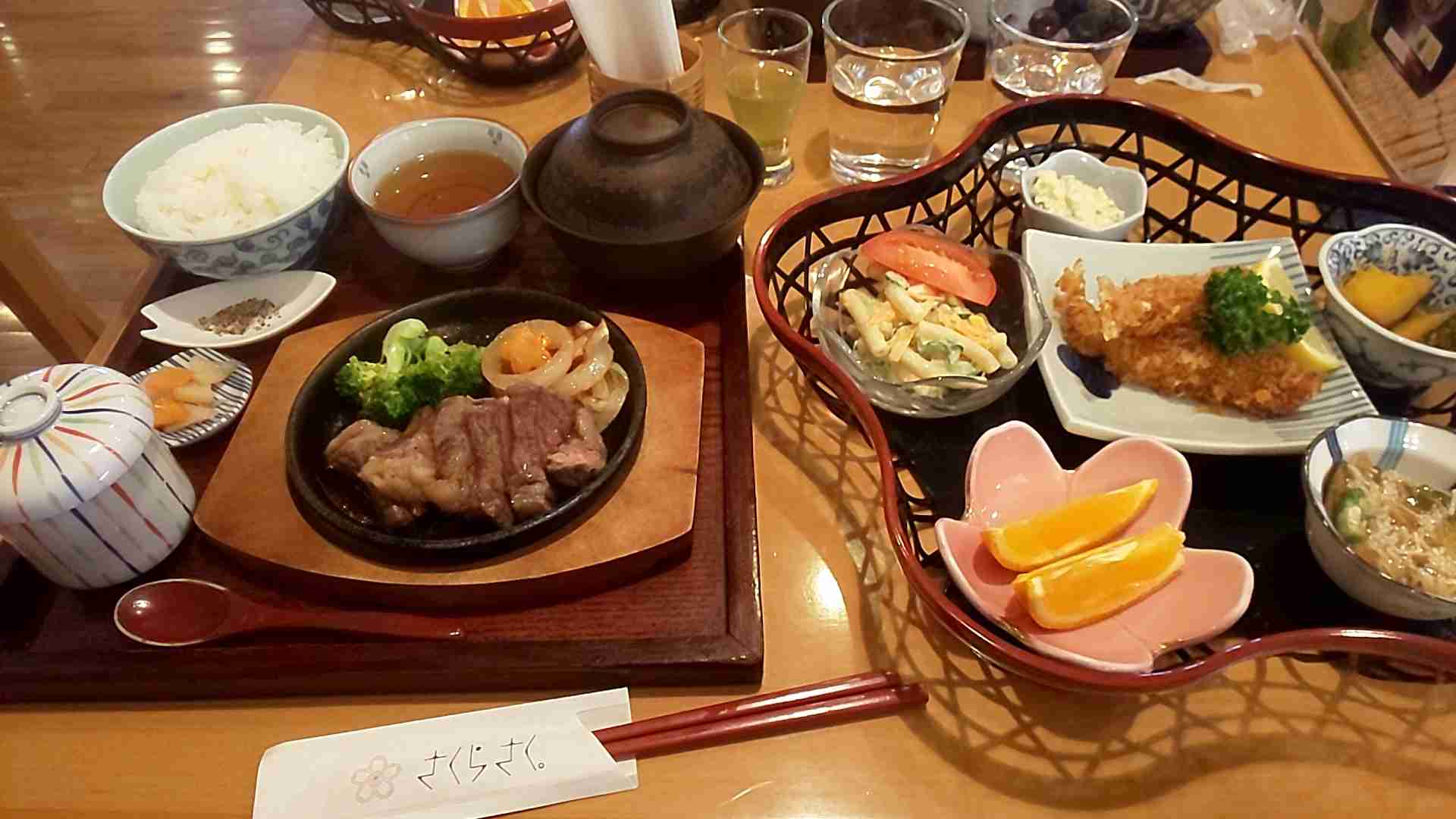 【画像】カフェでの一枚を見せてください☕📷️