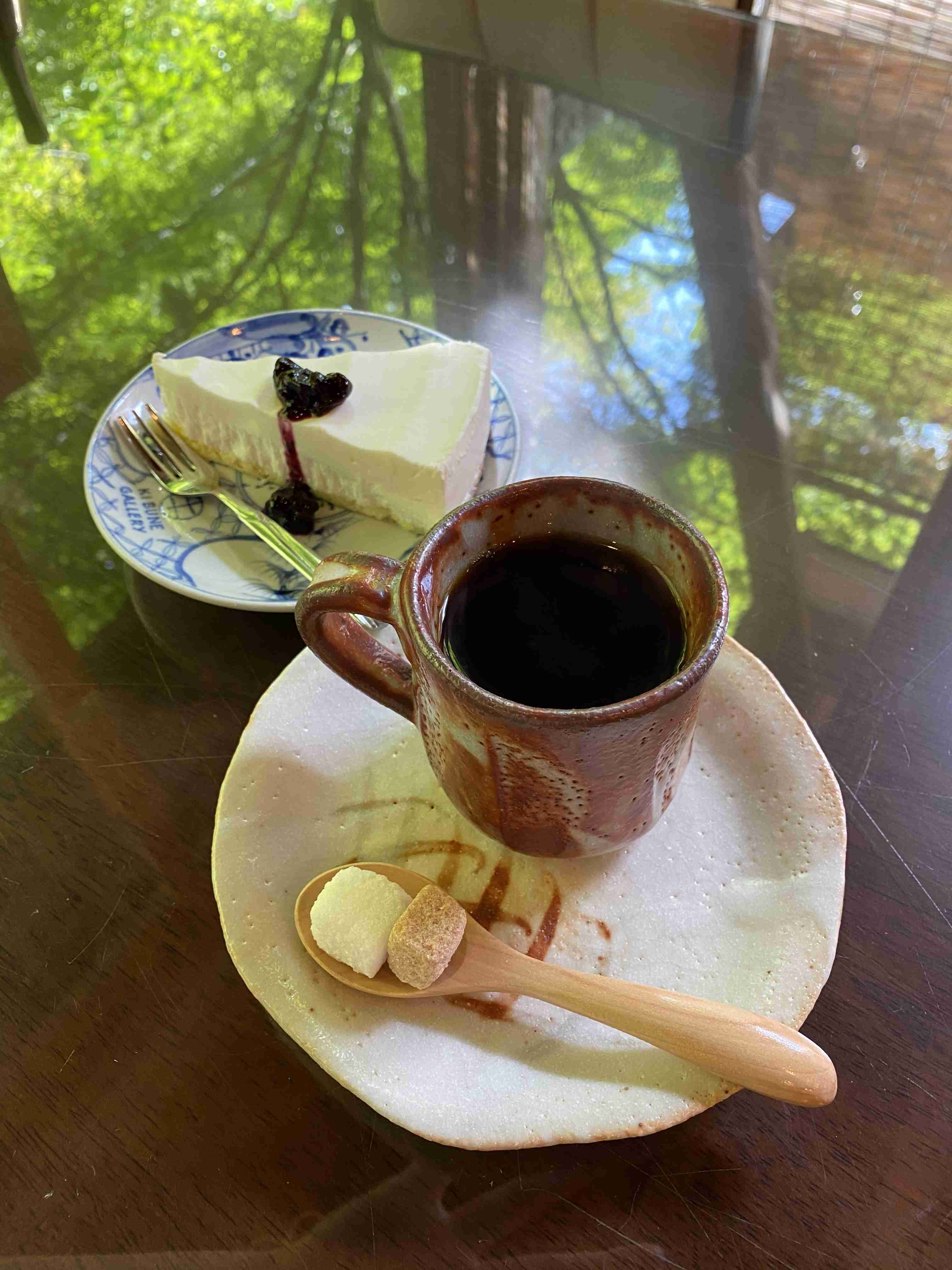 【画像】カフェでの一枚を見せてください☕📷️